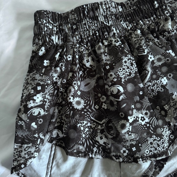 🆕 Lululemon Seawheeze 2017 Tracker Short V - Picture 2 of 7